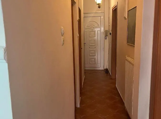 Two Bedroom Apartment In Historical Area